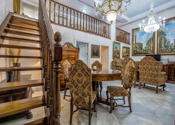 Palacio Marques Vega Armijo & Casco Historico *